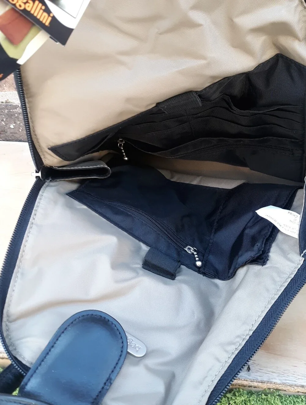 Baggallini Triangle Mini Backpack Black